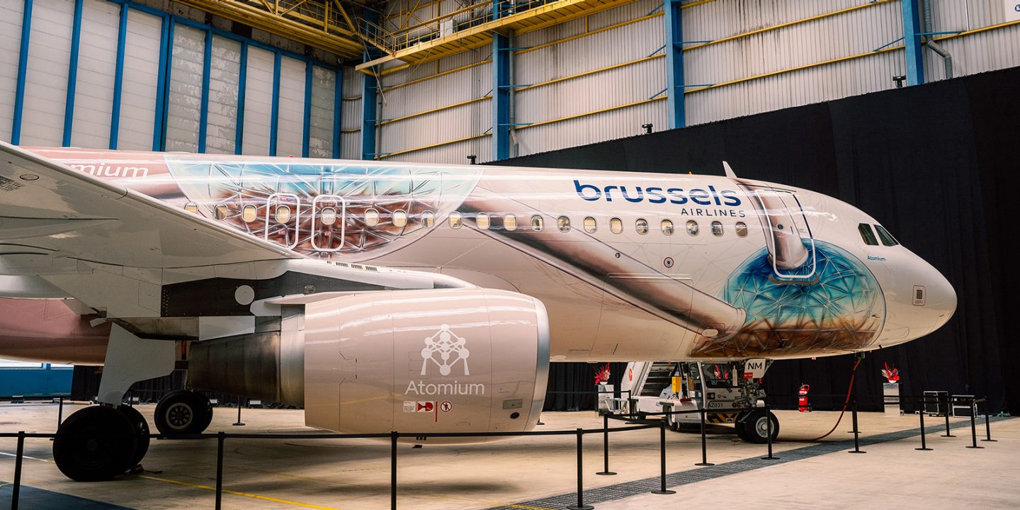 Amare  in an hangar